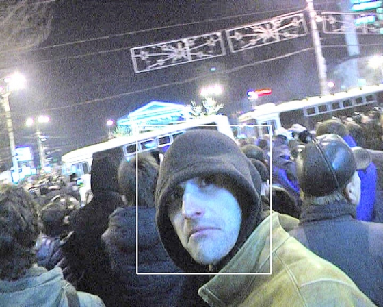 Их разыскивает милиция. Правоохранители просят опознать людей, устраивавших массовые беспорядки в Донецке