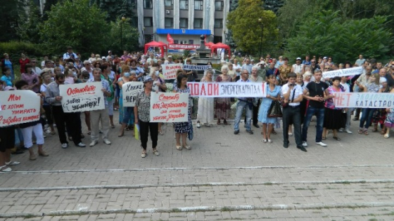 Столкновения жителей с охраной металлургического завода произошли в Макеевке