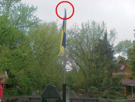 В Харькове с флагштока снова украли трезуб