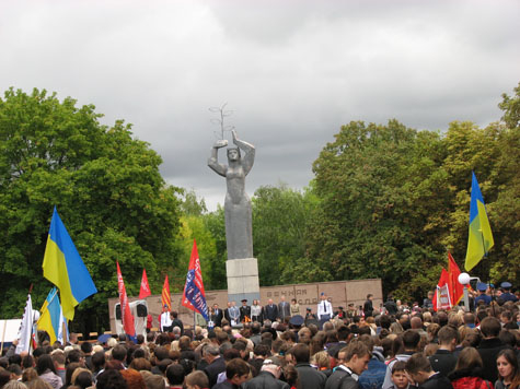  В Краматорске прошел митинг-реквием в честь дня освобождения