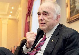  Занимавший в 90-х должность премьера Масол заявил, что за убийством Щербаня стоит Янукович