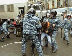 &quot;Марш несогласных&quot; зачистил ОМОН. Избиты журналисты