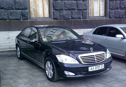За один Мерседес Винского можно трижды слетать в Париж