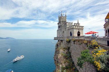 Часть &quot;Ласточкиного гнезда&quot; в Крыму пойдет под снос