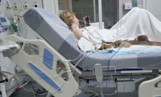 “Попереду операція на хребті та надскладна на руці… Діана наново вчиться керувати рукою”