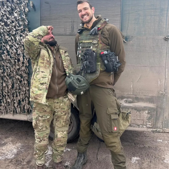 “Такі поранення у Німеччині не побачиш”: травматолог-волонтер Пітер Бахр розповів, як працює у стабпункті на Донеччині