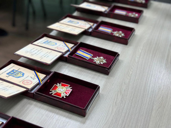 У Краматорську рідним загиблих захисників передано державні нагороди