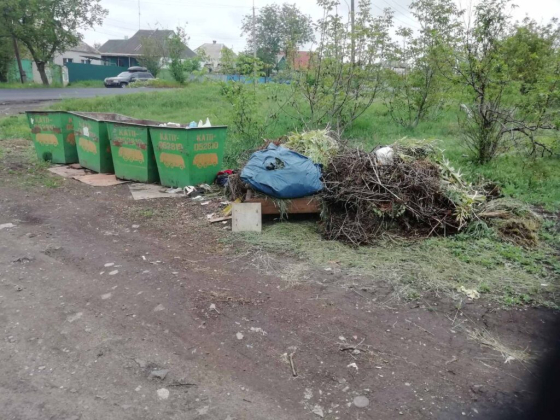 Комунальники Краматорська продовжують боротьбу зі стихійним сміттям