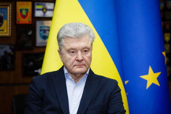 35% українців вважають санкції проти Порошенка спробою відволікти увагу від складної ситуації на фронті, - КМІС