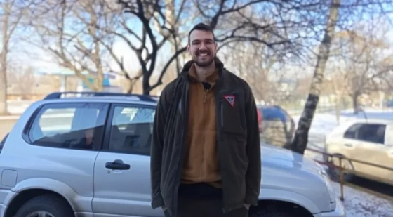 “Такі поранення у Німеччині не побачиш”: травматолог-волонтер Пітер Бахр розповів, як працює у стабпункті на Донеччині
