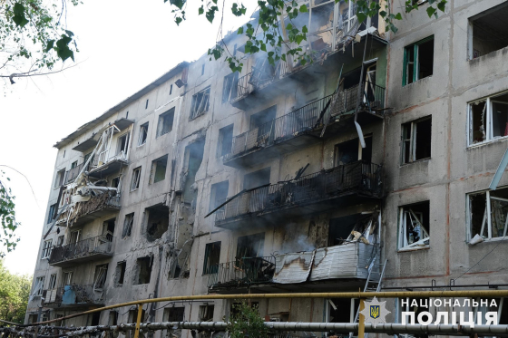 Бомбова атака на Мирноград: росіяни вбили дитину та поранили 13 мирних мешканців (фото, відео)