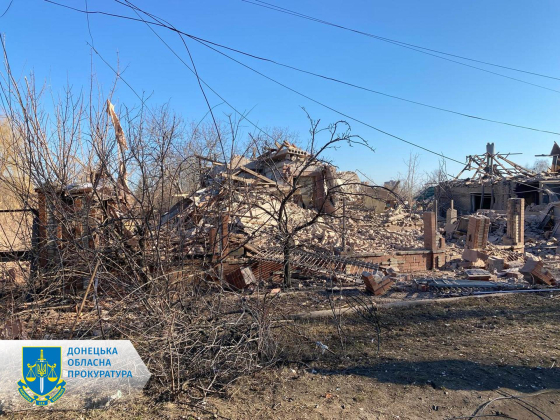 Прокурори фіксують наслідки нічного ворожого обстрілу Слов’янська – поранено 6 містян, серед яких двоє дітей