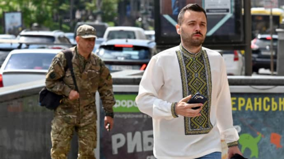 Опитування: п’ята частина українців хотіла б емігрувати у разі відкриття кордонів