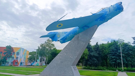 Під обстрілами, але живе: весна у Краматорську на фото