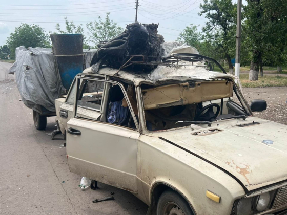 На Донеччині окупанти поцілили по цивільних автівках FPV-дронами - двоє осіб загинуло та чотирьох поранено