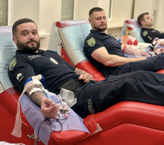 Патрульні поліцейські Краматорська та Слов&#039;янська стали донорами крові