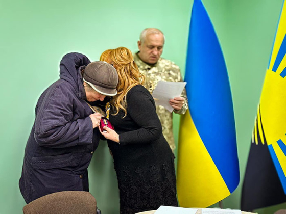 У Краматорську рідним загиблих захисників передано державні нагороди