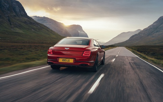Новий Bentley Flying Spur: як поєднати елегантність і технології? 