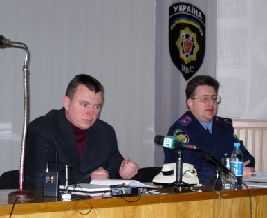 12 марта начальник краматорского ГОВД Олег Солодун провёл пресс-конференцию для местных СМИ