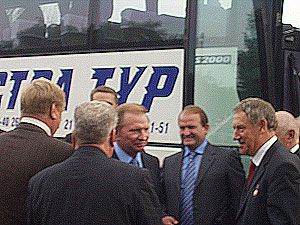 Кучма и Медведчук прилетели в Краматорск праздновать 70-летие НКМЗ