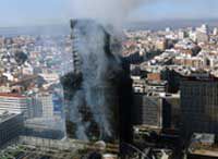 Сильнейший пожар уничтожил крупнейший небоскреб Мадрида